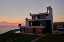 北京建千余电子围栏引导骑行人“停车入位”