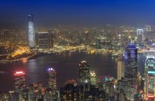 京唐京滨城际铁路首班列车发车 北京站始发 上座率超六成