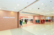 邂逅都市花语 URBAN REVIVO（UR）北京王府井 APM 店重装启幕