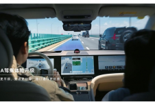 从懂路到懂你，问界升级WEWA架构让辅助驾驶进化新高度